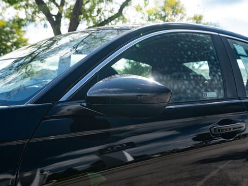 Used 2024 Honda Accord Sport image 11