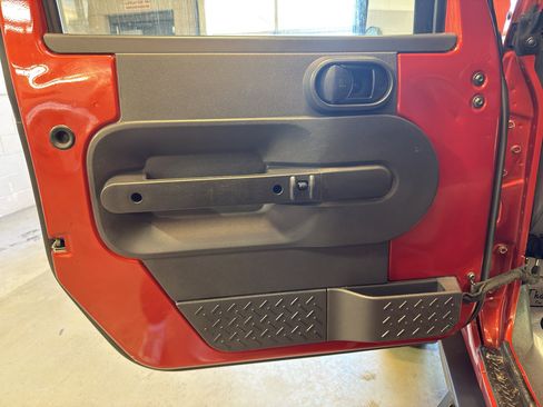 Used 2009 Jeep Wrangler X image 13