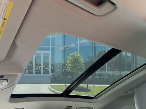 Used 2023 Audi Q8 Prestige w/ Prestige Package image 16