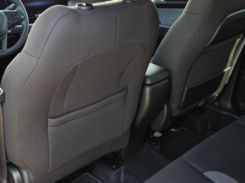 Used 2025 Chevrolet TrailBlazer LT AWD/4WD image 39