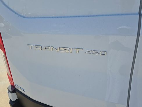 New 2025 Ford Transit 250 148 Medium Roof RWD image 9