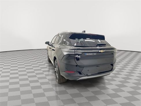 New 2026 Chevrolet Equinox EV LT image 9