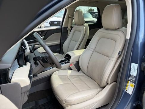 Used 2022 Lincoln Corsair AWD w/ Premium Package image 13