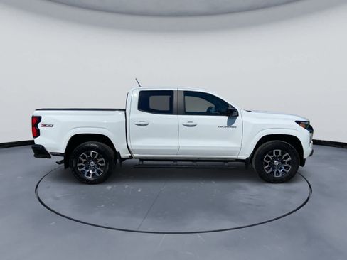 Used 2024 Chevrolet Colorado Z71 w/ Z71 Convenience Package 2 AWD/4WD image 4