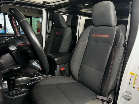 Used 2018 Jeep Wrangler Unlimited Rubicon w/ LED Lighting Group image 15