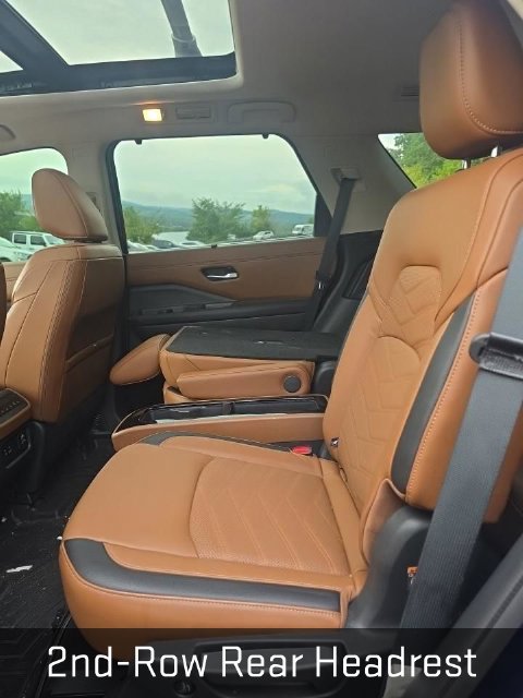 Used 2024 Nissan Pathfinder Platinum FWD image 8