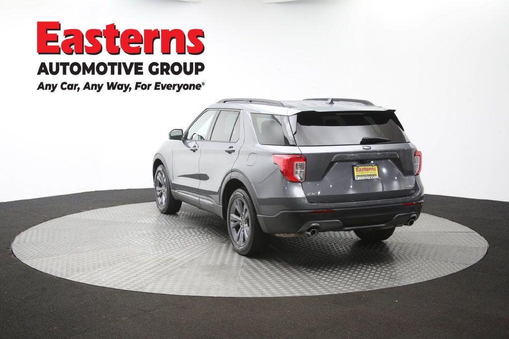 Used 2022 Ford Explorer XLT w/ Equipment Group 202A AWD/4WD image 70