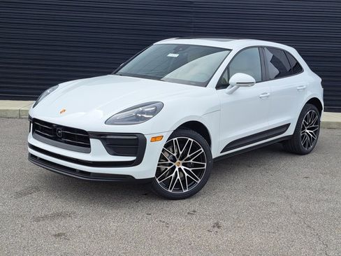 Used 2026 Porsche Macan AWD/4WD image 1