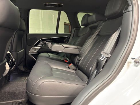 Used 2023 Land Rover Range Rover SE AWD/4WD image 28