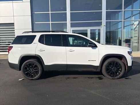 Used 2023 GMC Acadia SLT w/ Elevation Edition image 8