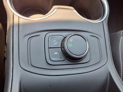 Used 2024 GMC Terrain SLE FWD image 11