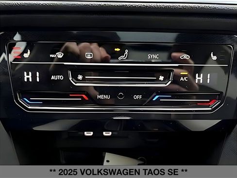 Used 2025 Volkswagen Taos SE w/ Panoramic Sunroof Package image 24