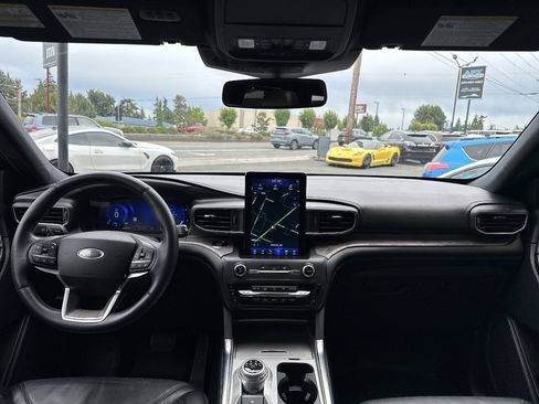 Used 2020 Ford Explorer Platinum w/ Premium Technology Package AWD/4WD image 26
