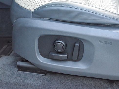 Used 2018 Land Rover Range Rover Evoque HSE Dynamic image 24