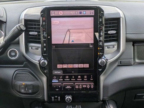 New 2026 RAM 3500 Laramie AWD/4WD image 18