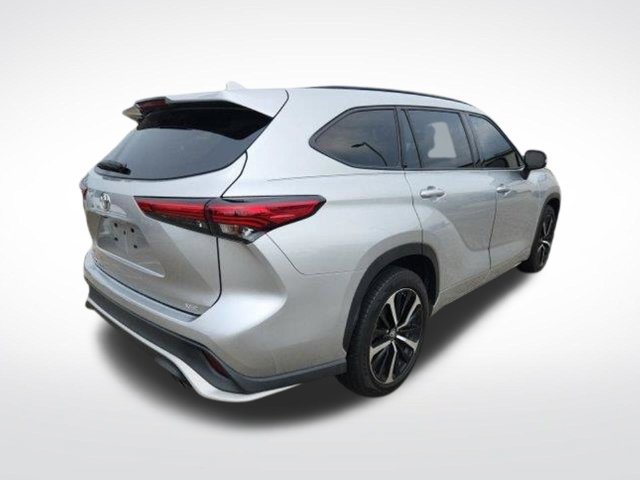 Used 2022 Toyota Highlander XSE FWD image 12