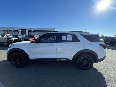 Used 2020 Ford Explorer ST w/ ST Street Pack image 4