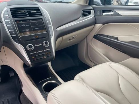 Used 2019 Lincoln MKC Premiere FWD image 19