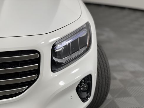 New 2026 Mercedes-Benz GLB 250 4MATIC image 7