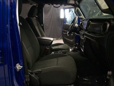 Used 2018 Jeep Wrangler Unlimited Sport image 15