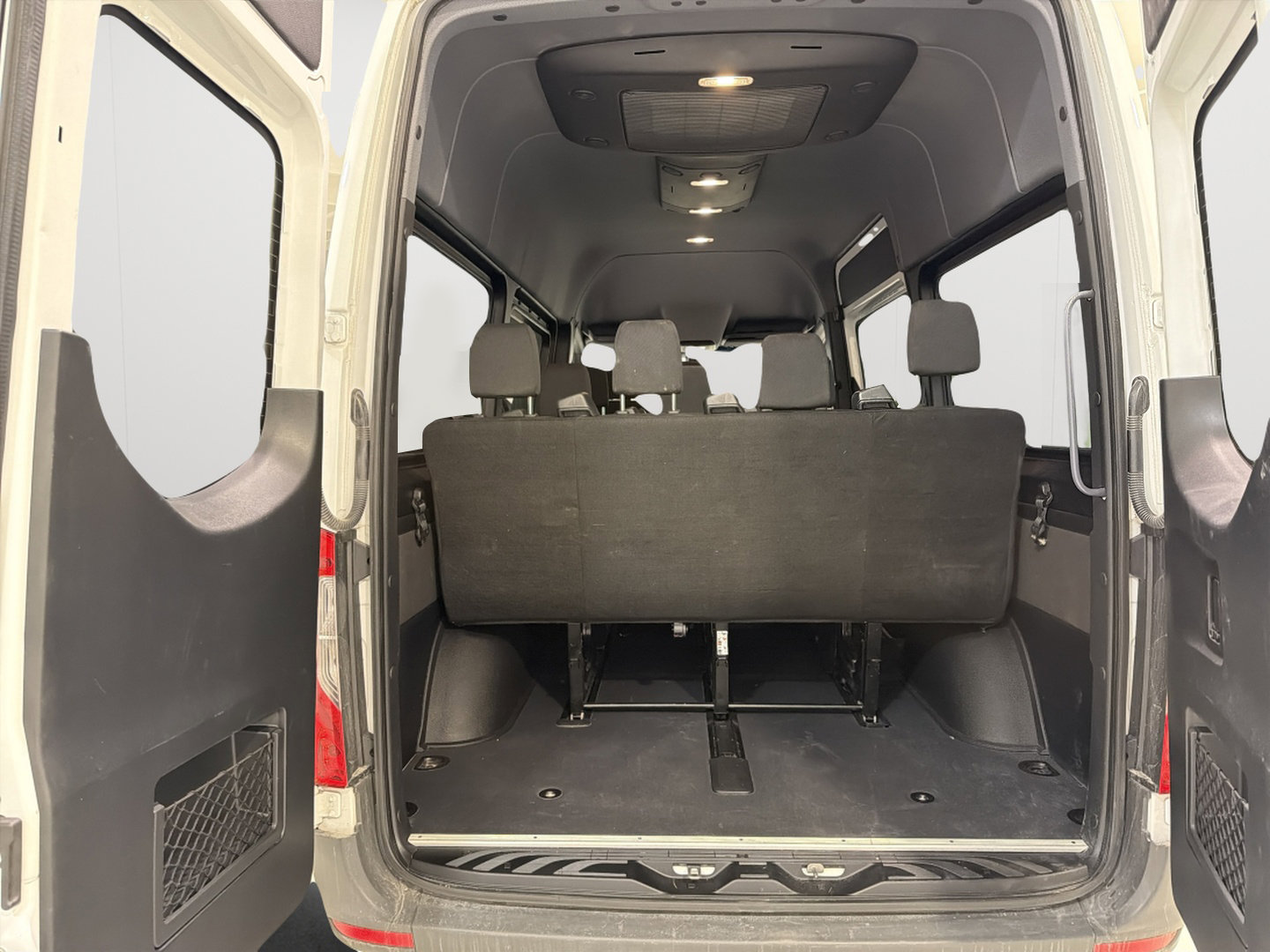 Used 2025 Mercedes-Benz Sprinter 2500 image 10
