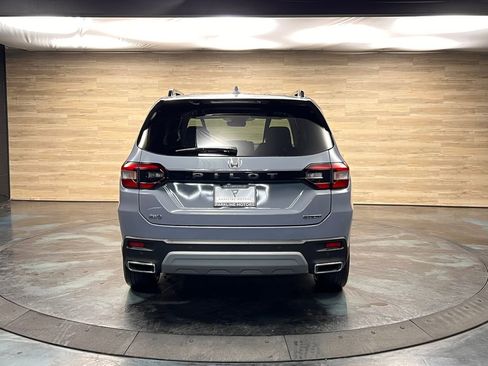 Used 2025 Honda Pilot Touring image 25
