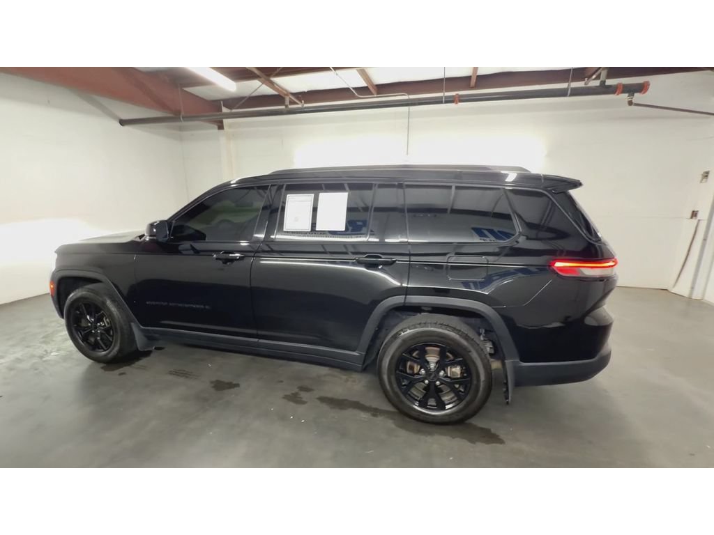 Used 2025 Jeep Grand Cherokee L Altitude AWD/4WD image 6