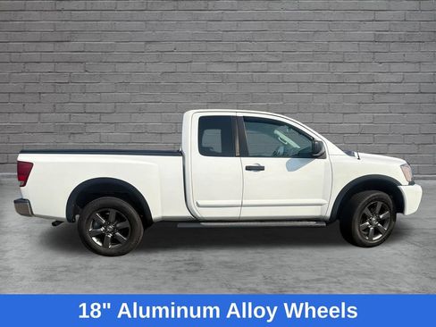 Used 2015 Nissan Titan SV w/ SV Value Truck Package AWD/4WD image 9