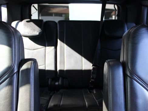 Used 2016 Cadillac Escalade Platinum AWD/4WD image 15