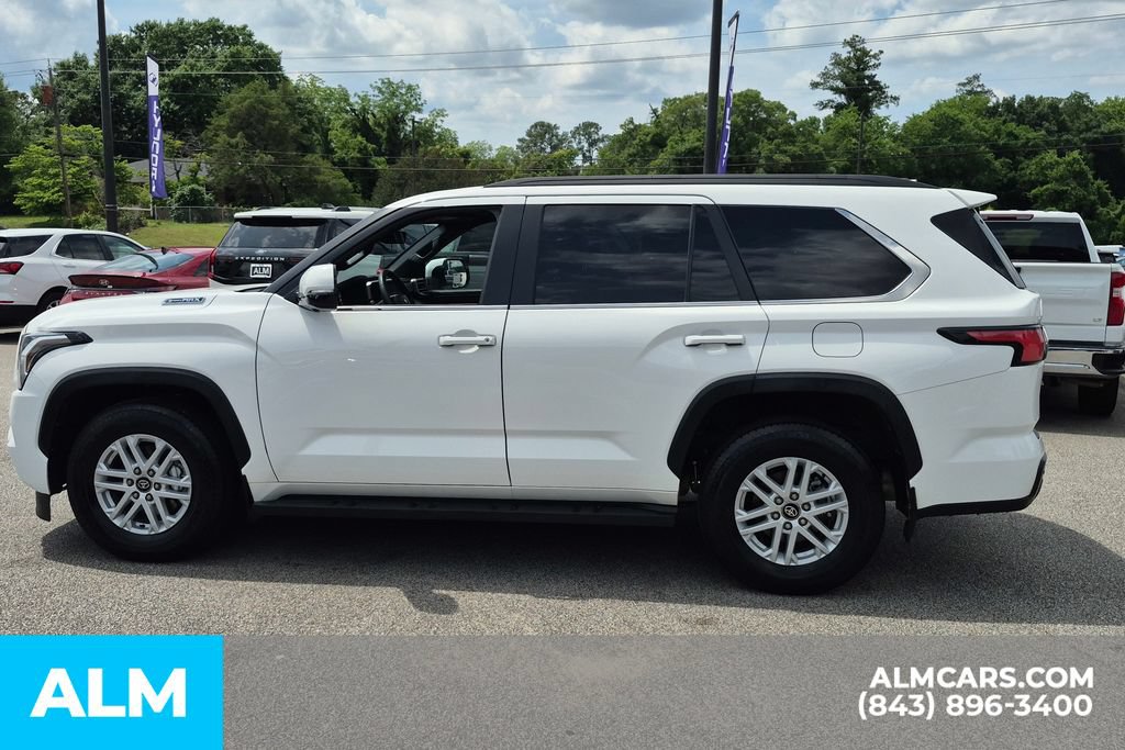 Used 2025 Toyota Sequoia SR5 AWD/4WD image 10