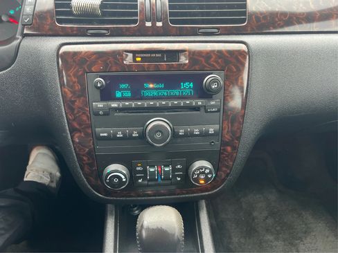 Used 2013 Chevrolet Impala LTZ image 15