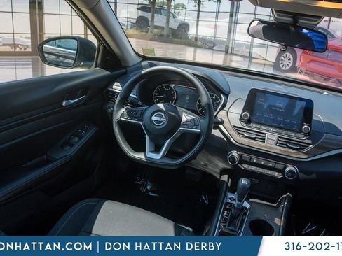 Used 2025 Nissan Altima 2.5 SV FWD image 15