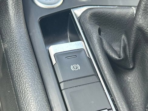 Certified 2022 Volkswagen Taos SE FWD image 54