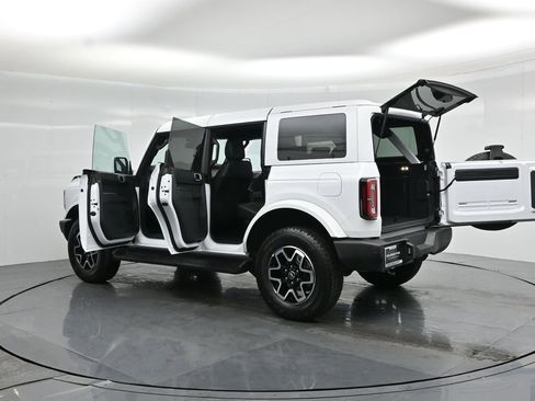 New 2026 Ford Bronco Outer Banks image 34