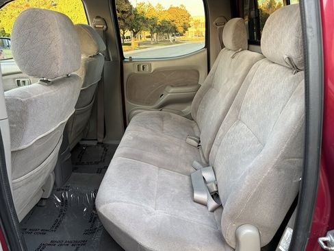 Used 2002 Toyota Tacoma PreRunner RWD image 25