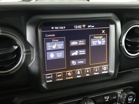Used 2023 Jeep Wrangler Unlimited Sahara w/ Cold Weather Group AWD/4WD image 29