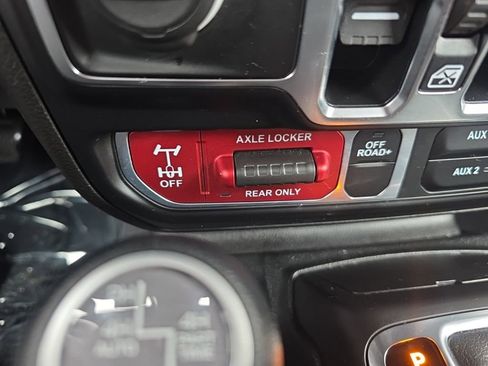 Used 2025 Jeep Wrangler Unlimited Sport S 4xe AWD/4WD image 23