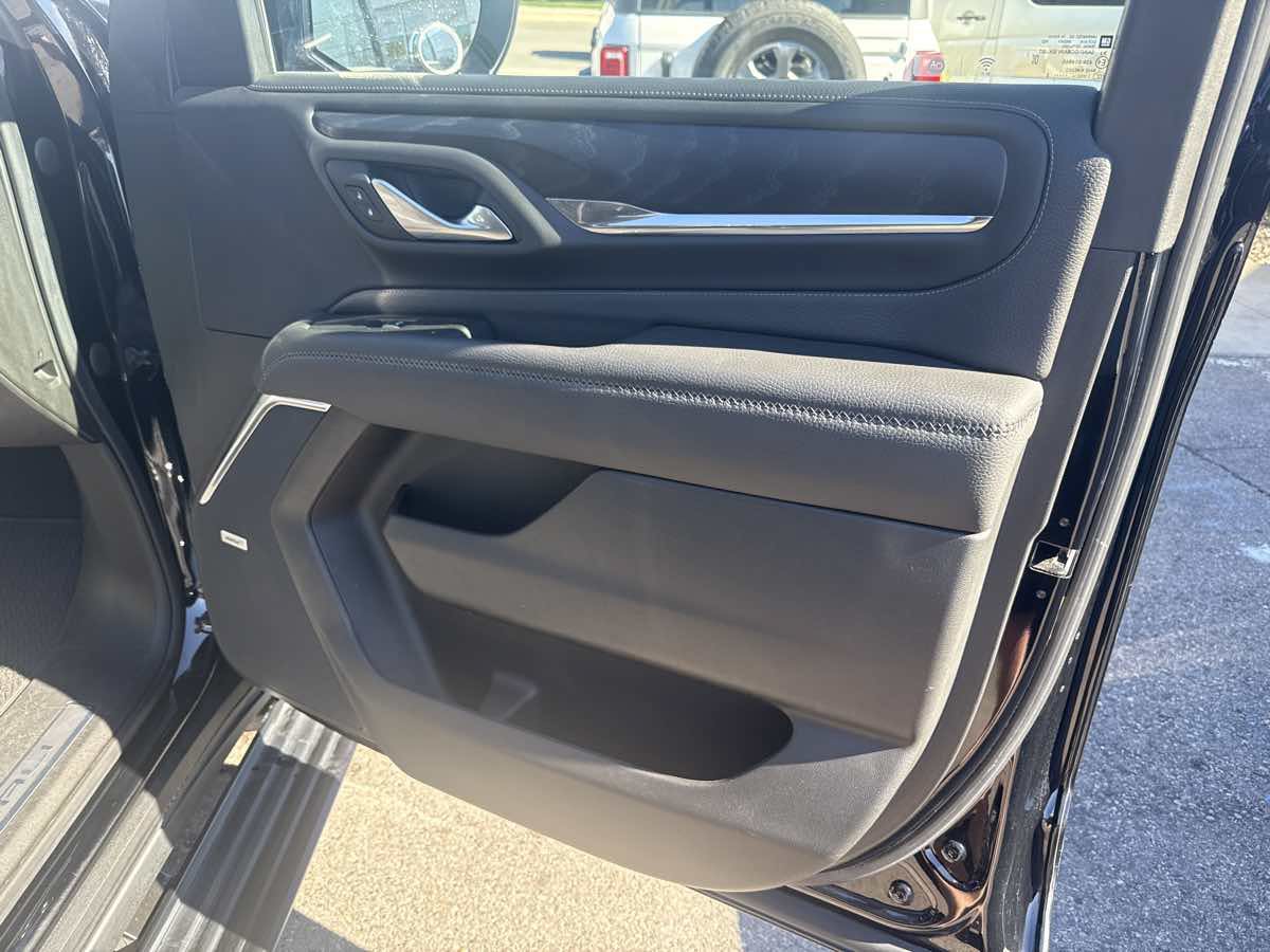Used 2022 GMC Yukon XL Denali AWD/4WD image 25