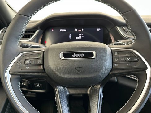New 2025 Jeep Grand Cherokee L Laredo w/ Luxury Tech Group I image 25