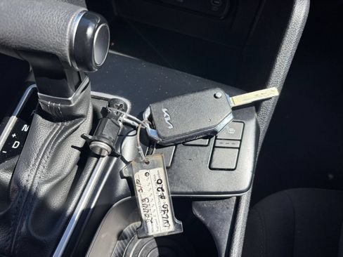 Used 2025 Kia Sportage LX AWD/4WD image 22