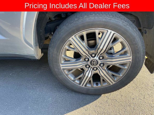 Used 2024 Toyota Sequoia Capstone AWD/4WD image 5