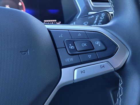 Certified 2024 Volkswagen Tiguan SE image 24