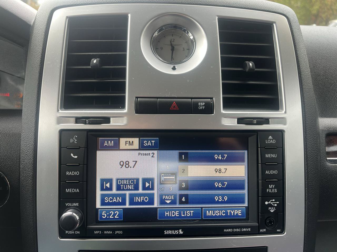 Used 2010 Chrysler 300 Limited RWD image 10