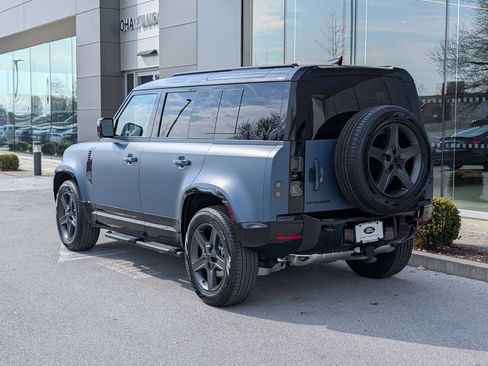 New 2026 Land Rover Defender 110 X-Dynamic SE image 3