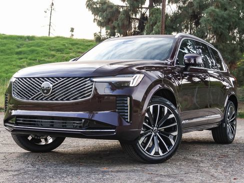 New 2026 Volvo XC90 B5 Plus image 1