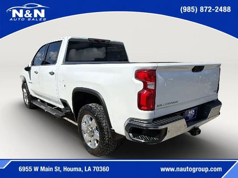 Used 2021 Chevrolet Silverado 2500 LTZ w/ LTZ Premium Package AWD/4WD image 3