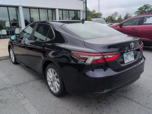 Used 2022 Toyota Camry LE FWD image 6