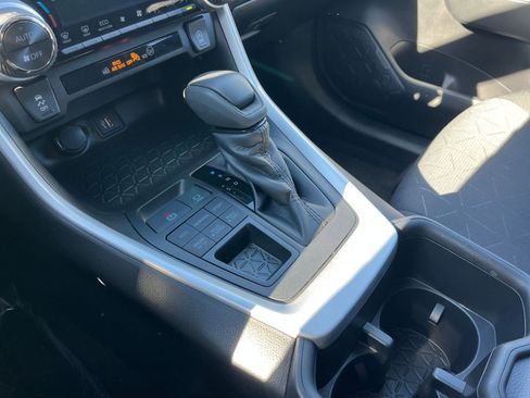 Used 2025 Toyota RAV4 XLE image 42
