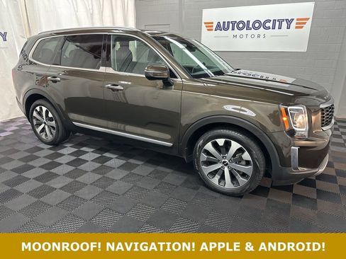Used 2022 Kia Telluride S AWD/4WD image 1