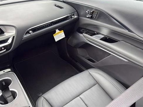 New 2025 Cadillac Lyriq Sport image 28